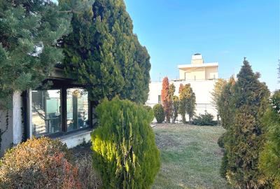 Apartament cu 5 camere decomandat în Herăstrău