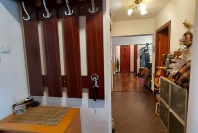 Apartament 3 camere, etaj 7, panoramic, boxă, zona Sebastian - 9