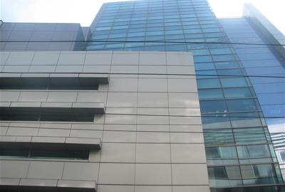 Birou, de 160 mp, în Romană