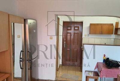 Garsonieră decomandată, mobilată în Între vii