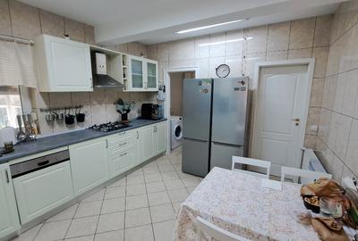 1 Decembrie-vila de vanzare, p+1, teren 830 mp, util 175 mp, 2 terase, foisor - 9