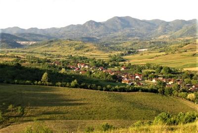 1,8 ha teren cu priveliste langa Deva in Barsau. - 1