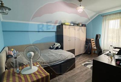 Casă / Vilă nouă cu 5 camere + casă bătranească renovată - 12