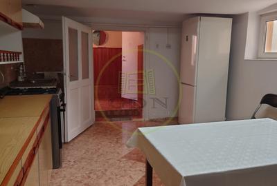 Casă Individuală de Închiriat – Lazaret / Lupeni – Garaj + Curte - 6