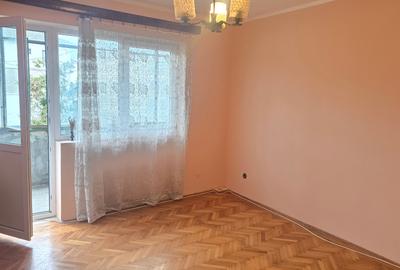 Apartament cu 2 camere semidecomandat în Piața Centrală