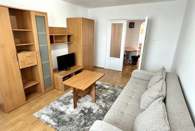 Apartament cu 3 camere decomandat, mobilat în Cetate