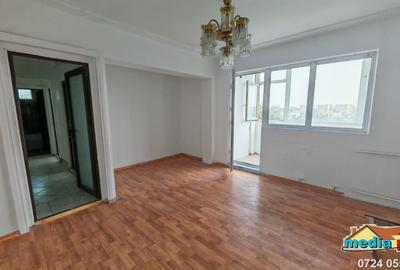 Apartament cu 3 camere decomandat în Micro 19