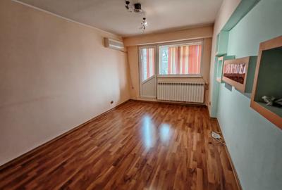 Apartament cu 2 camere decomandat în