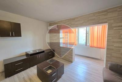 Apartament cu 4 camere decomandat, mobilat în Confecții