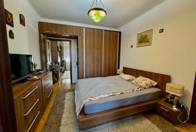 Apartament cu 3 camere semidecomandat în Dorobanți