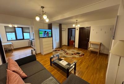 Apartament cu 4 camere semidecomandat, mobilat în Est