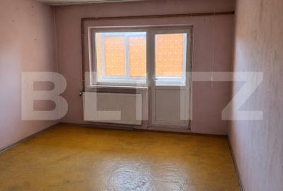 Apartament cu 3 camere decomandat în 1 Mai