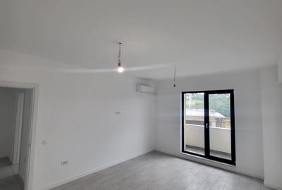 Garsonieră decomandată în Vișani