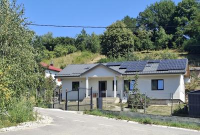 Casă individuală cu 5 camere în Feleacu