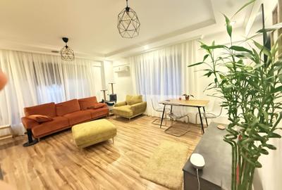 Apartament cu 3 camere semidecomandat, mobilat în Pipera