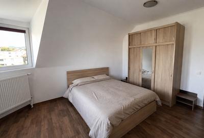 Apartament cu 3 camere semidecomandat, mobilat în Lipovei