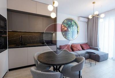 Apartament cu 2 camere decomandat, mobilat în Central
