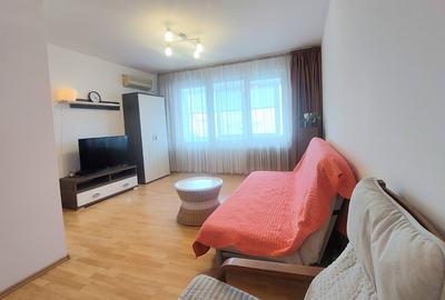 Apartament cu 2 camere decomandat în Sala Palatului