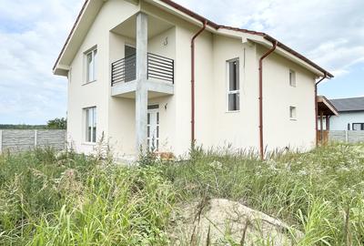 Casă individuală cu 5 camere în Moșnița Veche