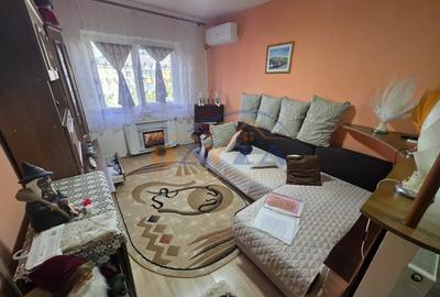 Apartament 2 camere, Oituz, 44 mp, 2 balcoane, etaj 4/4, comision 0 - 5