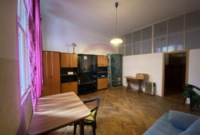 Apartament cu 2 camere nedecomandat, mobilat în Horea