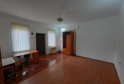 Spațiu comercial, de 30 mp, în Central