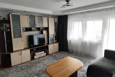 Apartament cu 3 camere decomandat, mobilat în Central