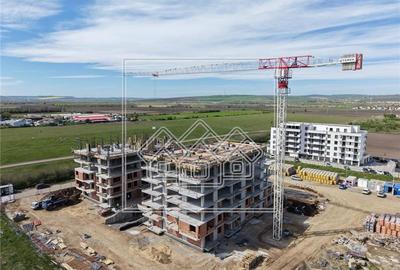 Apartament cu 3 camere decomandat în Exterior Vest