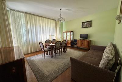 Apartament cu 3 camere decomandat, mobilat în Central