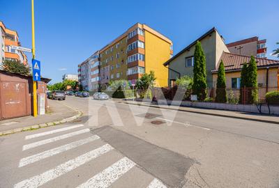 Apartament cu 3 camere decomandat, mobilat în Craiter