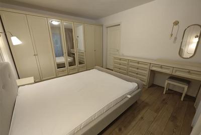 Apartament cu 3 camere decomandat, mobilat în Panduri