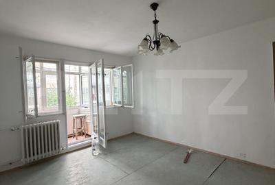 Apartament cu 2 camere semidecomandat în Craiovița Nouă