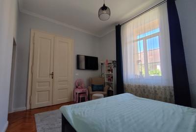 Apartament cu 3 camere semidecomandat, mobilat în Iosefin