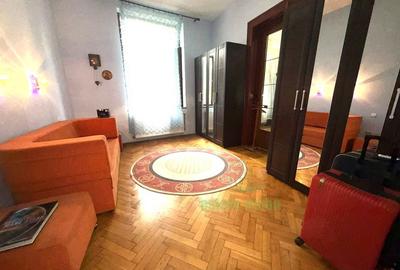 Apartament in vila, 4 camere, intrare separata, curte proprie, vizavi de Parcul - 1