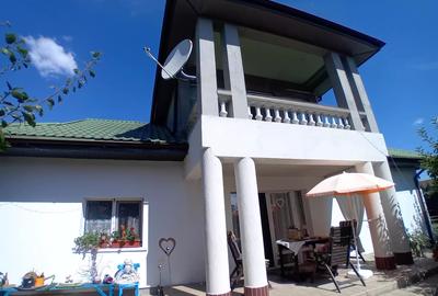 Casă cu 5 camere în Est