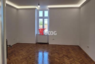 Apartament cu 2 camere decomandat în Sinaia