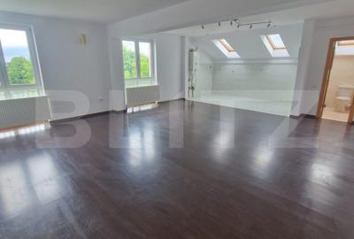 Apartament cu 3 camere decomandat în Periferie
