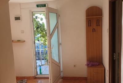 Casă individuală cu 3 camere în Lazu