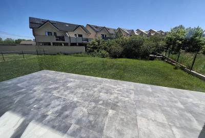 Casă individuală cu 5 camere în Cristian