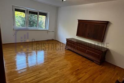 Apartament cu 2 camere decomandat, mobilat în Văcăresti