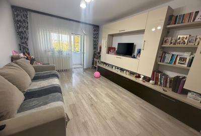 Apartament cu trei camere, complet renovat, în zona Liceul Pedagogic - 2