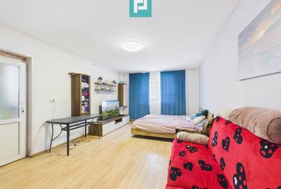 Casă P+E cu două apartamente, zona Drăgășani - 3
