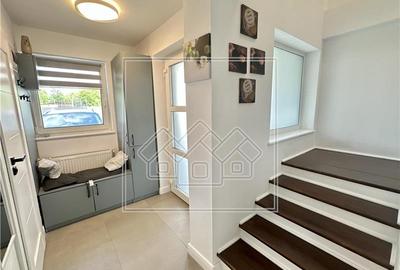 Casa de vanzare, facilitati smart, 3 camere, 2 bai, predare la cheie - 11