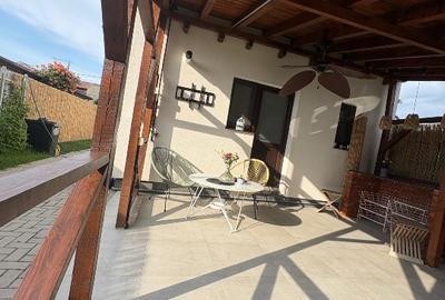 Casă de vânzare  P + M - 11