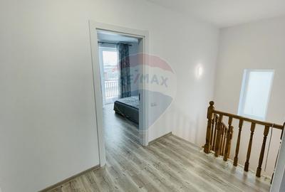 INCHIRIERE Casă / Vilă Cristian - 24