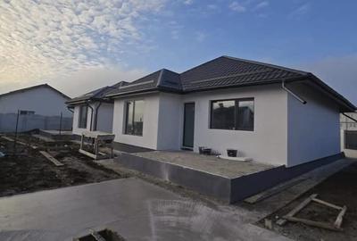 Casă individuală cu 3 camere în Berceni