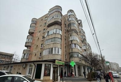 Apartament cu 3 camere decomandat în Gară