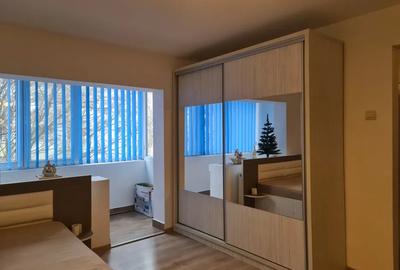 Garsonieră decomandată în Vitan Mall