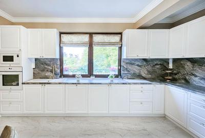 Casă superfinisată, complet mobilată, cu piscină încălzită – 5 camere, 5 băi - 18