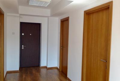 Spatiu comercial de vanzare cu priveliste deosebita - 3